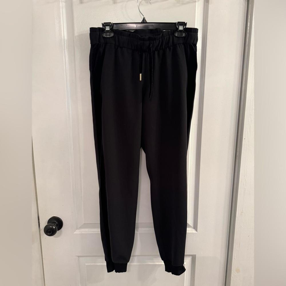 Lululemon On the Fly Jogger *Velvet Trim Black Special Limited Edition